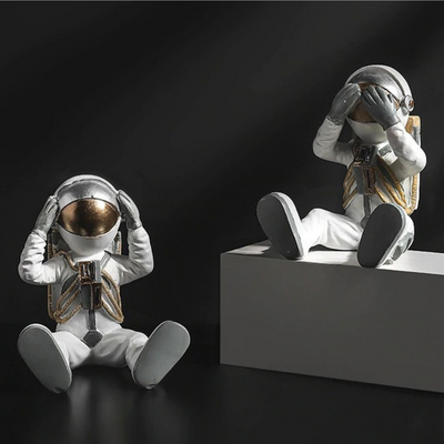 HomeQuill™ Three Wise Astronaut Figurines